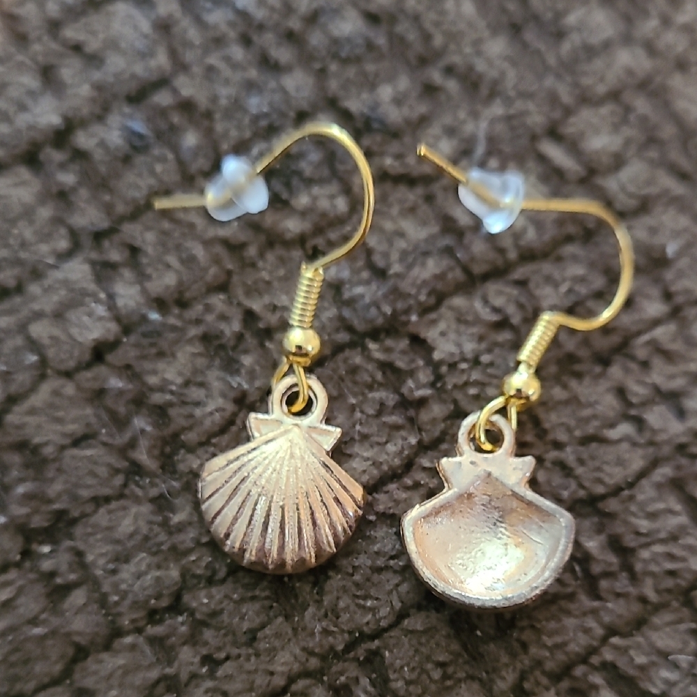 Gold Shell Dangle Earrings - Picture 3 of 3